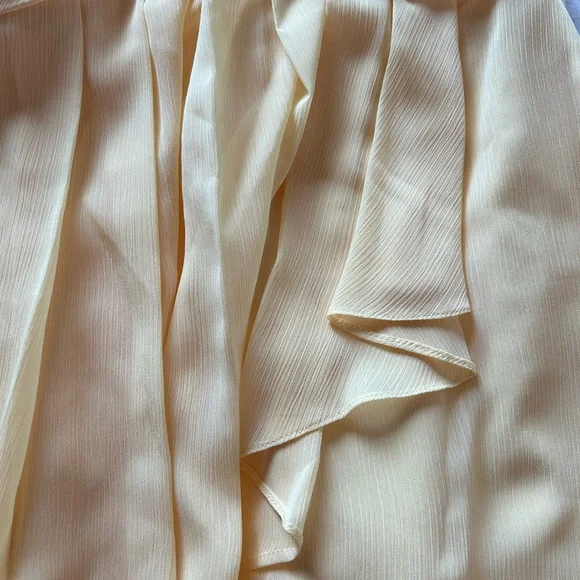 David’s Bridal Strapless or Spaghetti Strap Crinkle Chiffon Canary Dress Size 4 - Picture 4 of 9